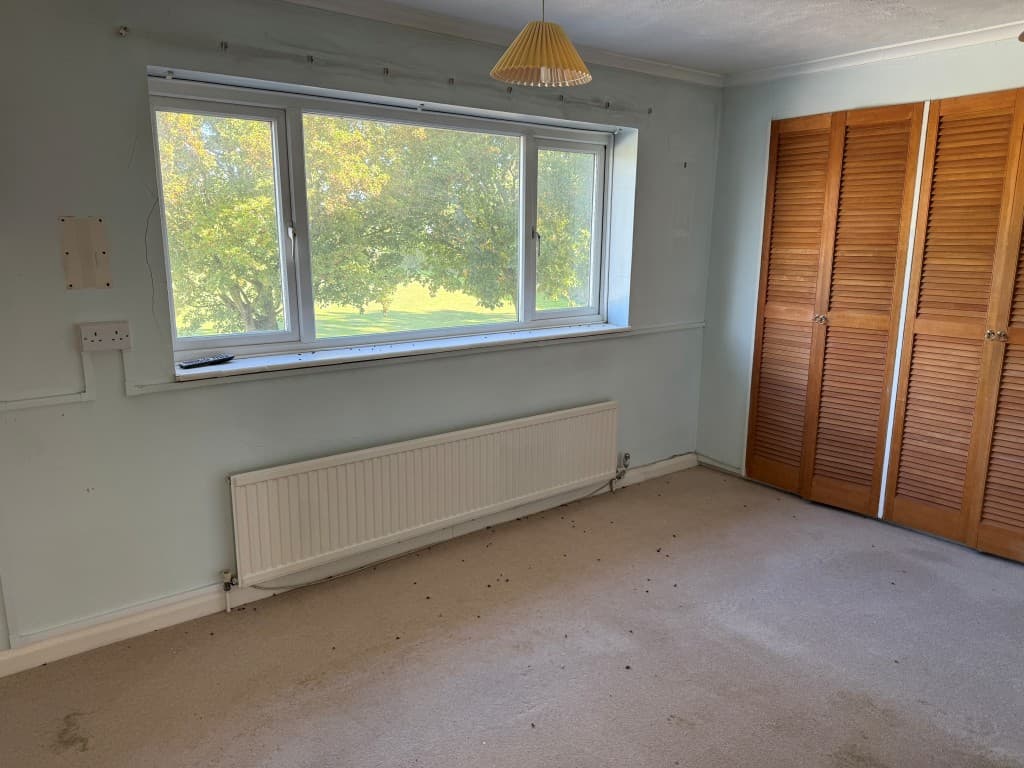Aurore, The Mardens, Crawley RH11 0AQ: Substantial Six-bedroom Detached Property With Potential 5