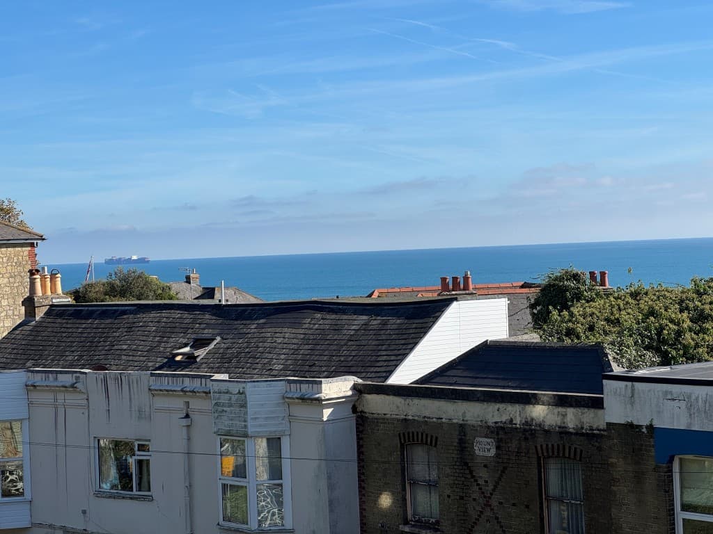 Flat 3, 3 Trinity Road, Ventnor PO38 1NL: One-bedroom Flat With Parking For Investment Or Occupation 2