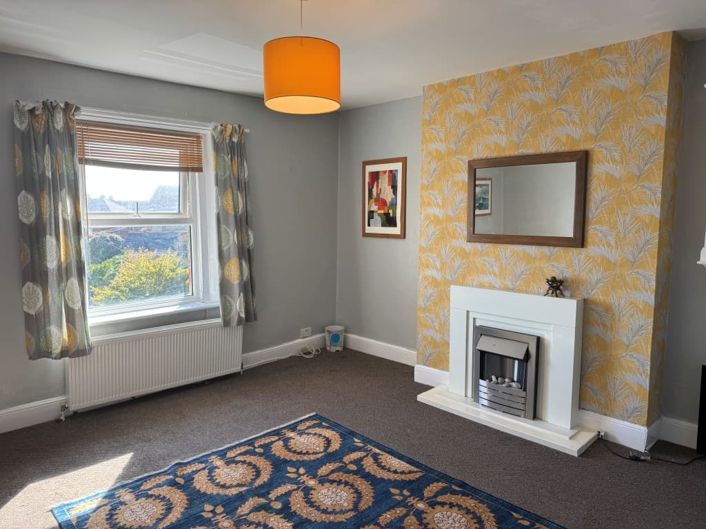Flat 3, 3 Trinity Road, Ventnor PO38 1NL: One-bedroom Flat With Parking For Investment Or Occupation 3