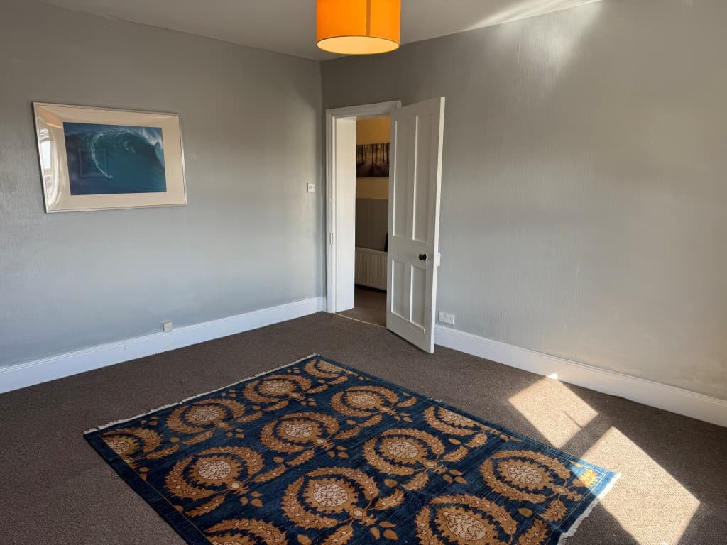 Flat 3, 3 Trinity Road, Ventnor PO38 1NL: One-bedroom Flat With Parking For Investment Or Occupation 5