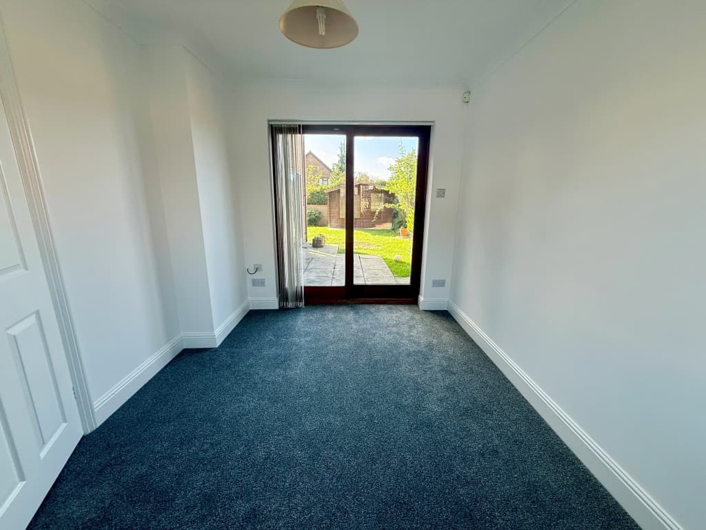 27 Old Mead, Folkestone CT19 5UR: Detached Four-bedroom House 5