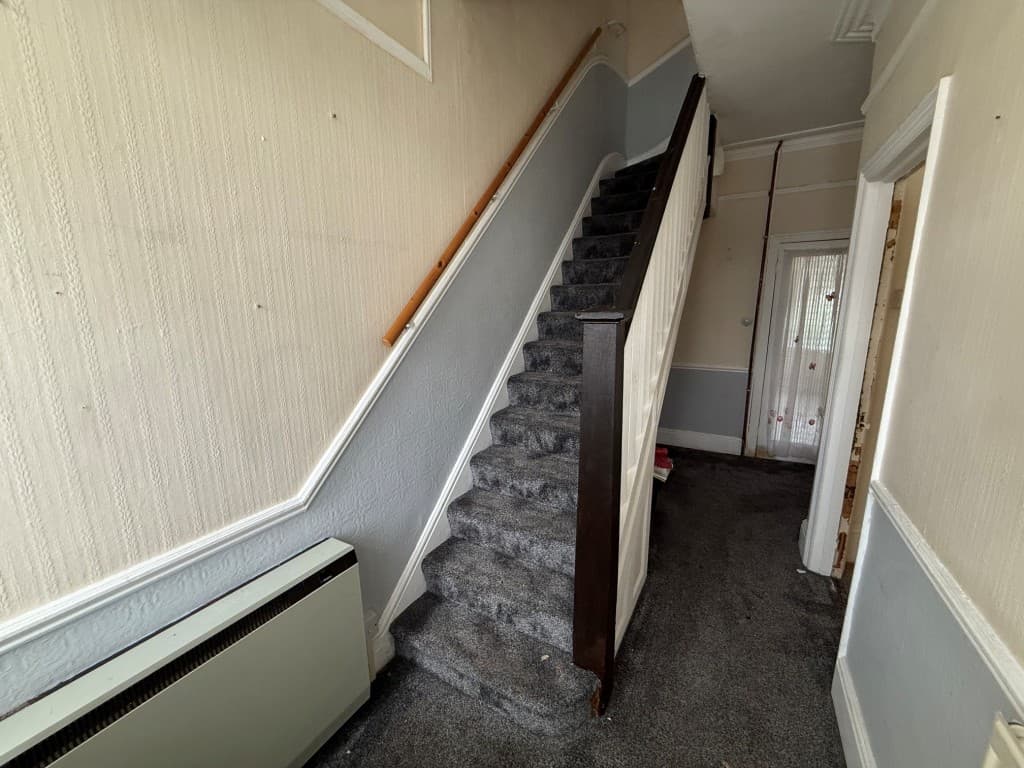 95 Leigham Court Drive, Leigh-on-Sea SS9 1PT: Three-bedroom Mid-terrace House For Improvement 2