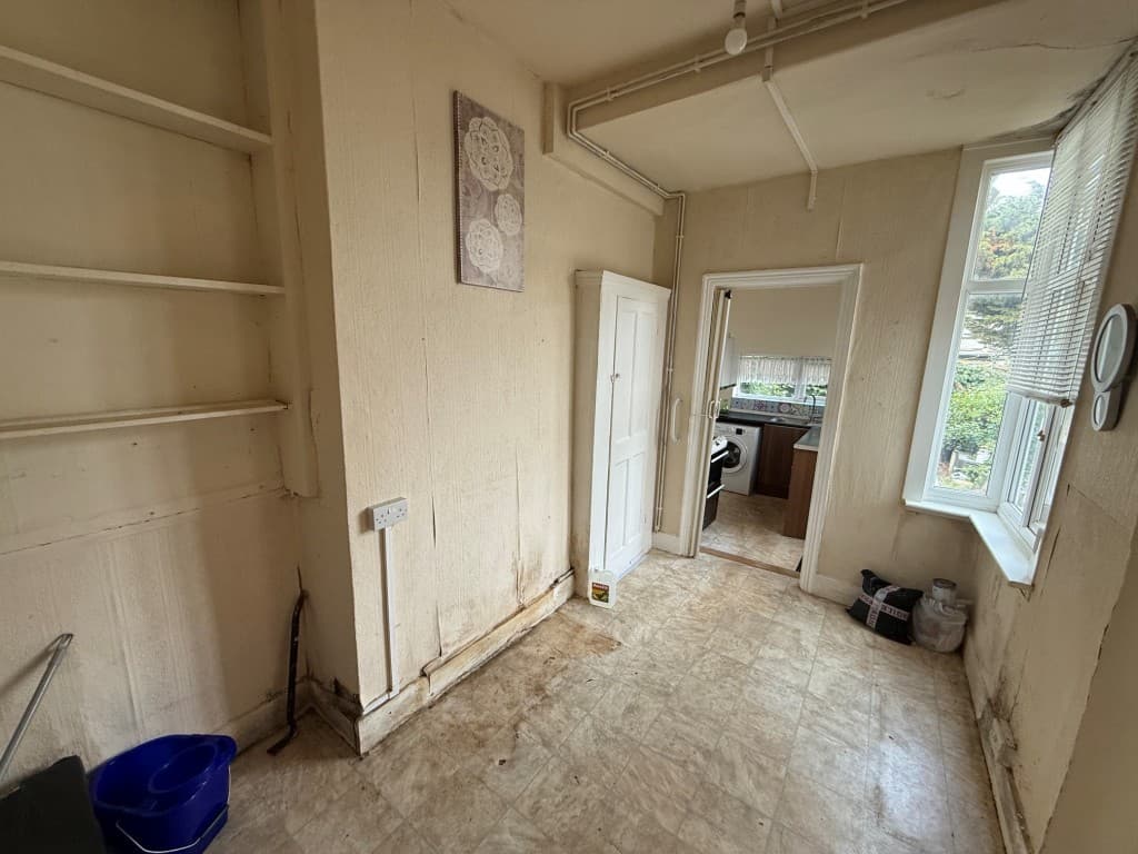 95 Leigham Court Drive, Leigh-on-Sea SS9 1PT: Three-bedroom Mid-terrace House For Improvement 5