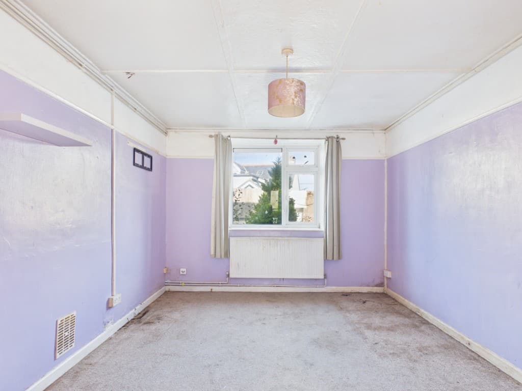 4 Navy Inn Court, Newlyn, Penzance TR18 5PA: Leasehold Two-bedroom Ground Floor Flat For Updating In Popular 3