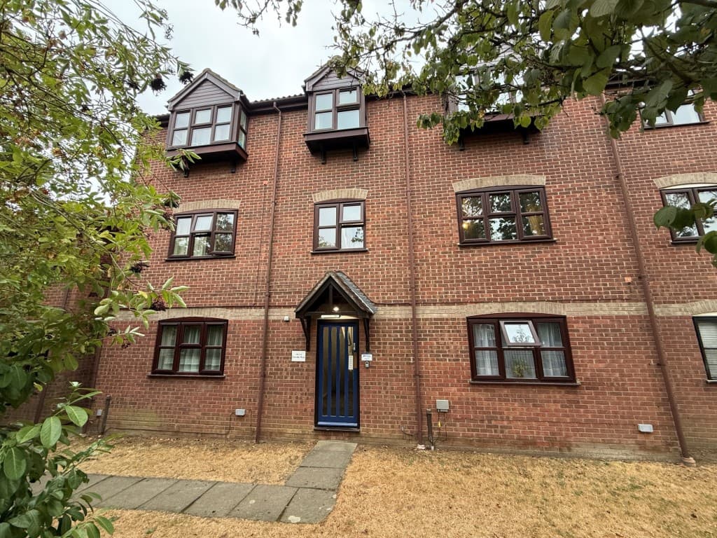 112 Enville Way, Highwoods, Colchester CO4 9UQ: Vacant One-bedroom First Floor Flat For Improvement 1