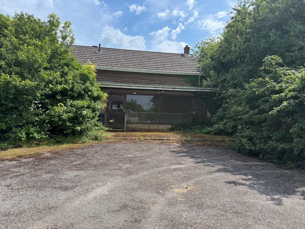 Hill House, Downs Road, East Studdal, Dover CT15 5DA: Detached Two Storey Dwelling In Almost One Acre With Potential 1