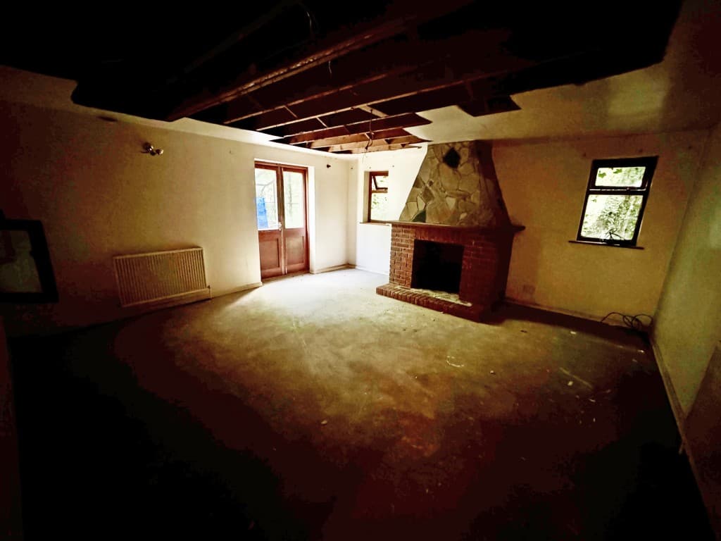 Hill House, Downs Road, East Studdal, Dover CT15 5DA: Detached Two Storey Dwelling In Almost One Acre With Potential 4