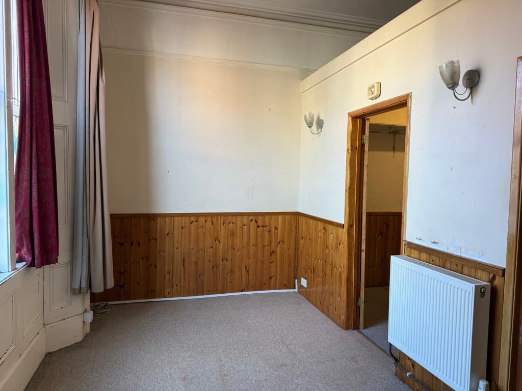 Flat 1, 42 George Street, Ryde PO33 2EN: Vacant Ground Floor Studio Flat With Investment Potential 2
