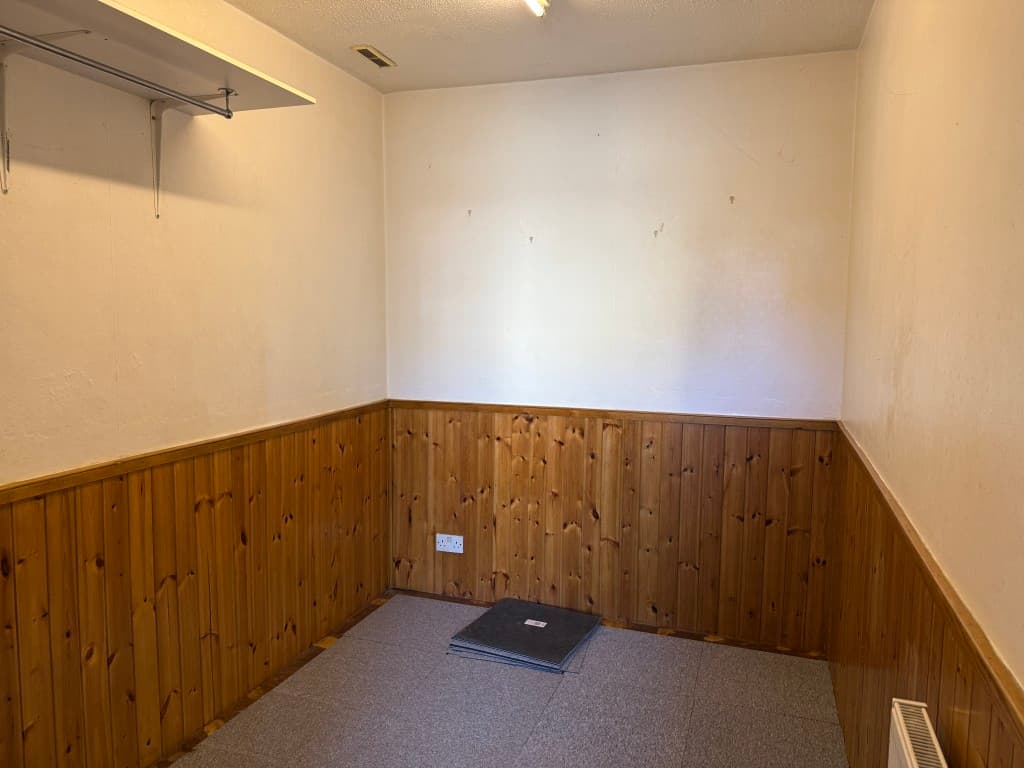 Flat 1, 42 George Street, Ryde PO33 2EN: Vacant Ground Floor Studio Flat With Investment Potential 4