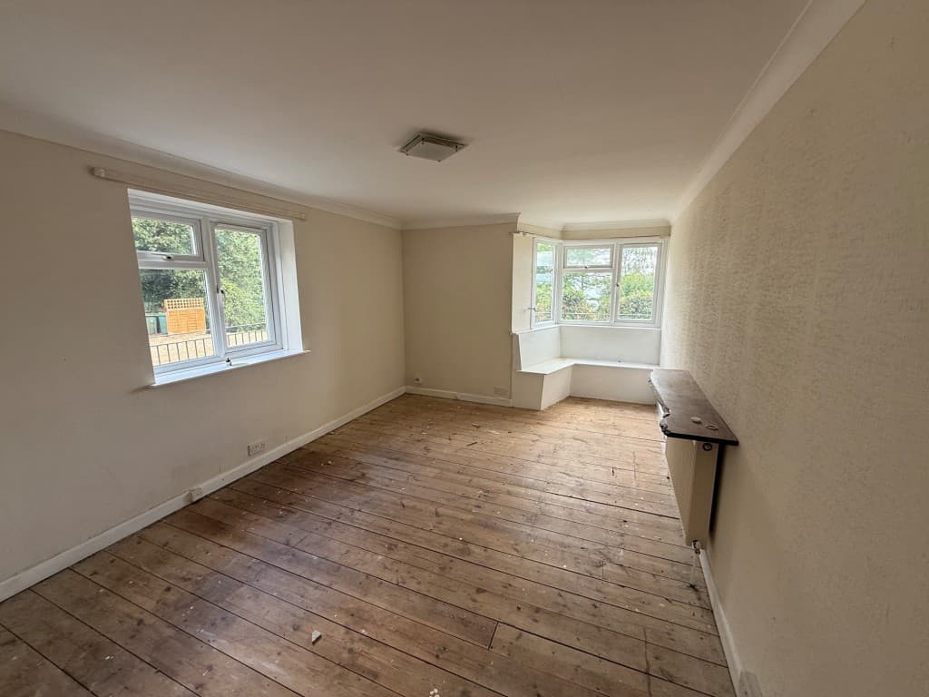 Flat 1, Stanhope Lodge, Stanhope Drive, Cowes PO31 8BH: Flat For Improvement 5