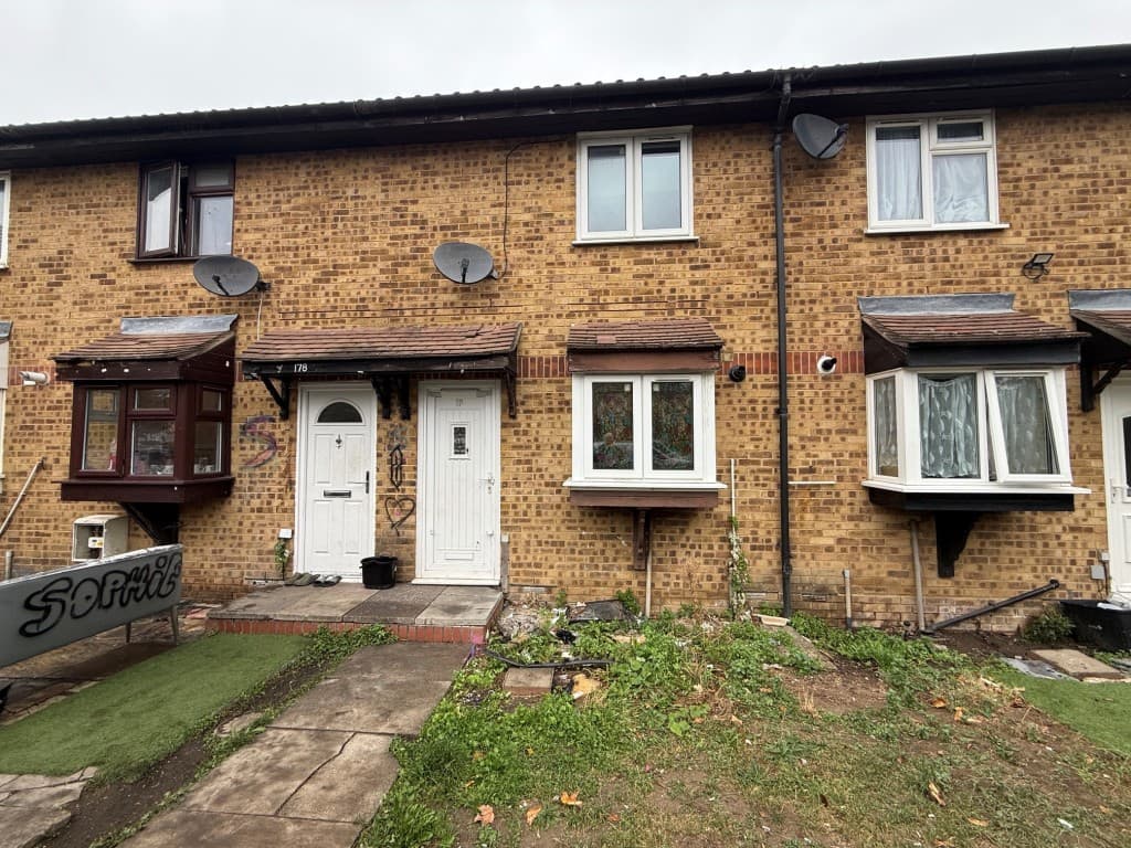 176 Overton Drive, Romford RM6 4EF: House For Improvement 1