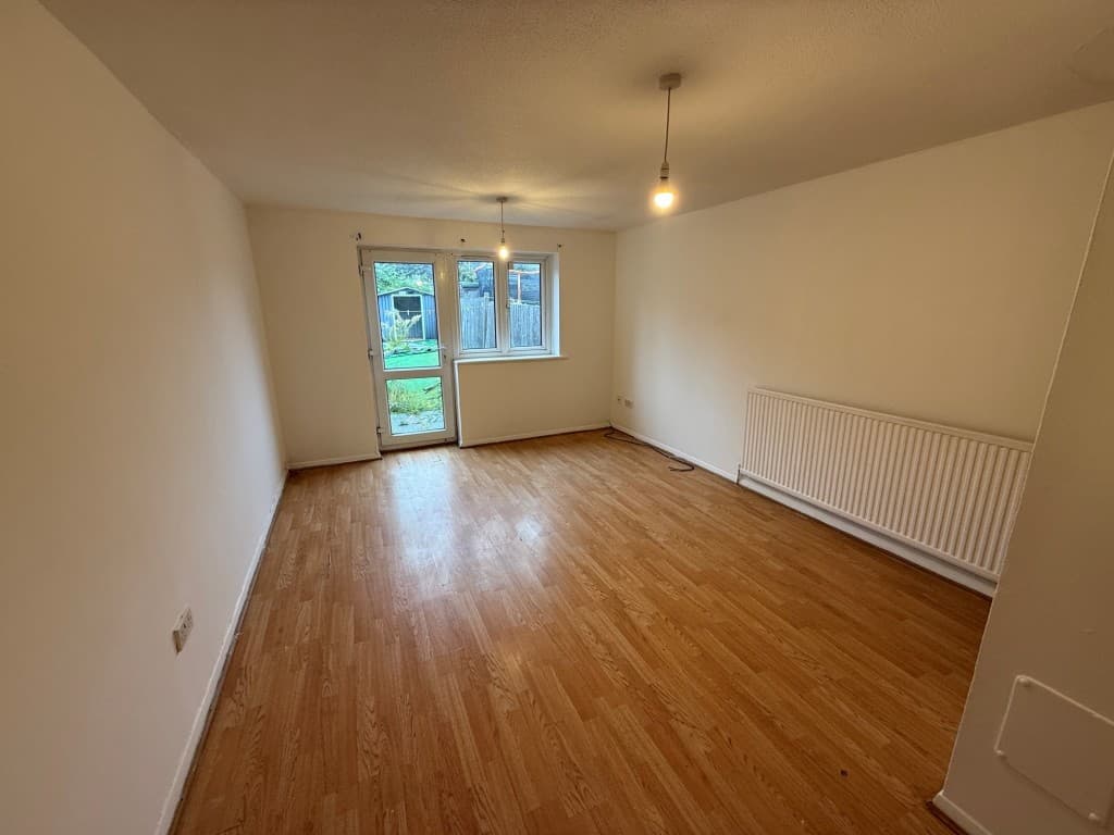 176 Overton Drive, Romford RM6 4EF: House For Improvement 3