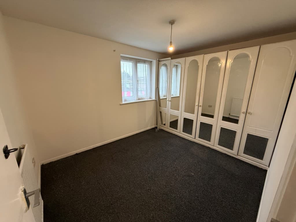 176 Overton Drive, Romford RM6 4EF: House For Improvement 5