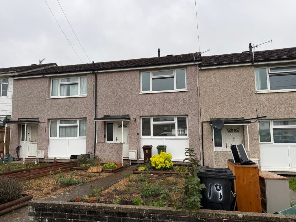 18 Allan Close, Tunbridge Wells TN4 8PL: House In Need Of Improvement 1