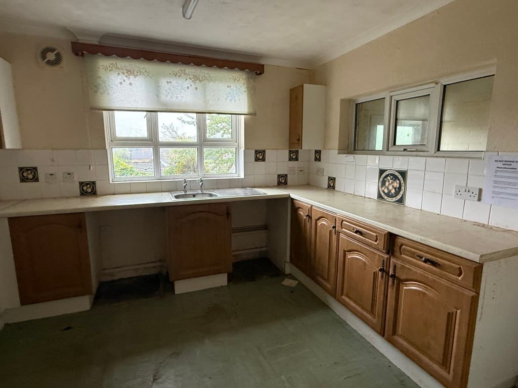 61 Belfield Road, Pembury, Tunbridge Wells TN2 4HN: House In Need Of Improvement 4