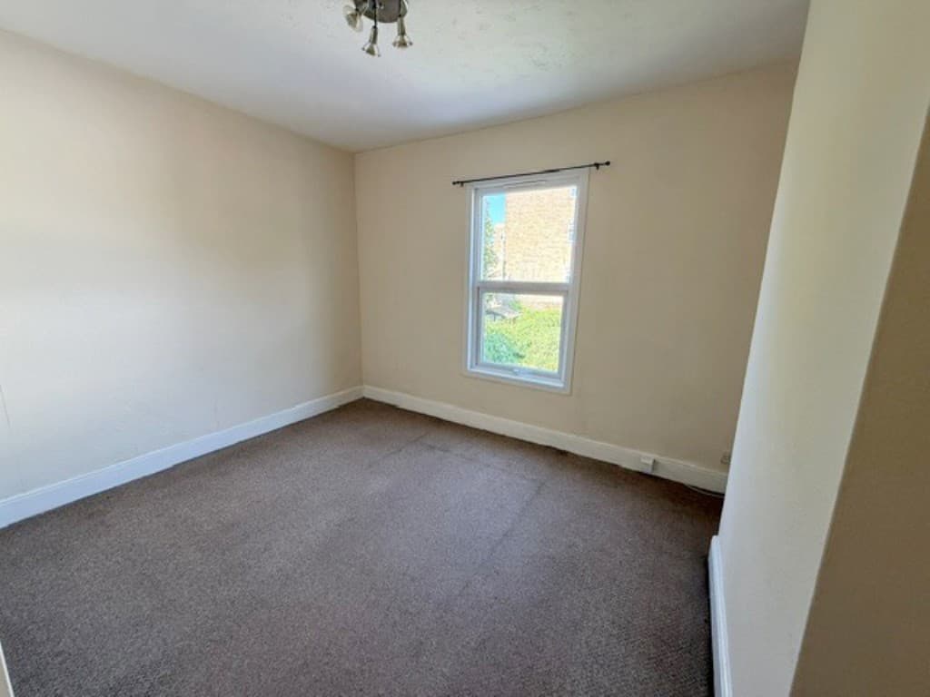 41C Manor Road, Westcliff-on-Sea SS0 7SR: Vacant First Floor Flat For Improvement 3
