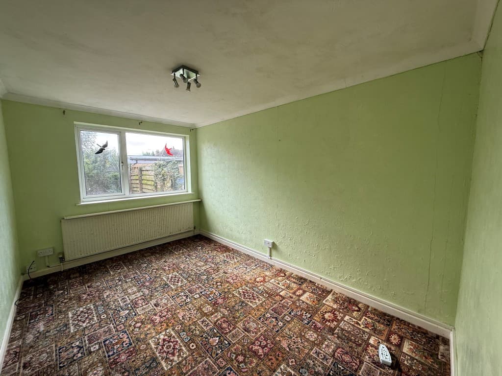 42 Lodge Road, Little Oakley, Harwich CO12 5EE: Three-bedroom Detached House For Improvement 4