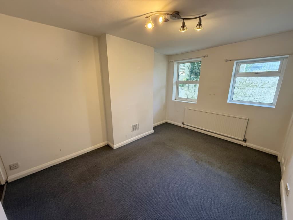 25A Beulah Road, Tunbridge Wells TN1 2NS: Lower Ground Floor Flat For Refurbishment 4