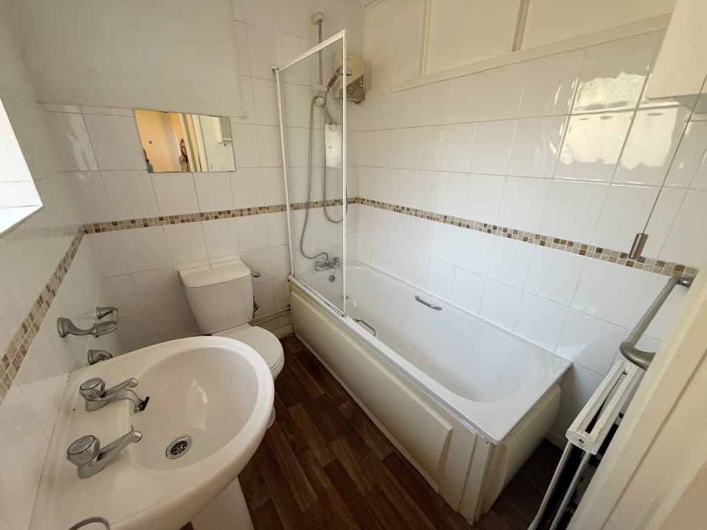 25A Beulah Road, Tunbridge Wells TN1 2NS: Lower Ground Floor Flat For Refurbishment 5