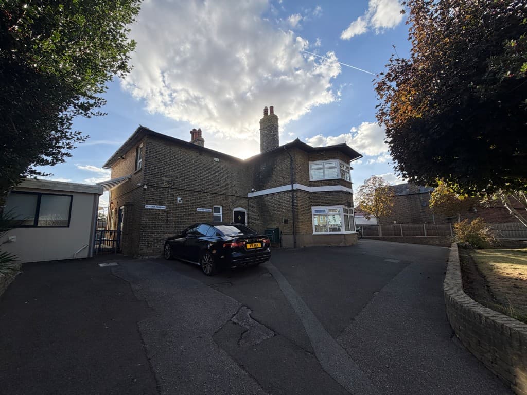 The Chestnut Surgery, 70 East Street, Sittingbourne ME10 4RU: Vacant Doctors Surgery With Potential 2