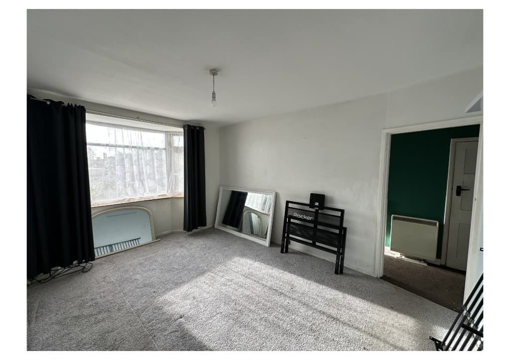 139 St. Philips Avenue, Eastbourne BN22 8NB: Semi-detached House With Garden To Front And Rear 3