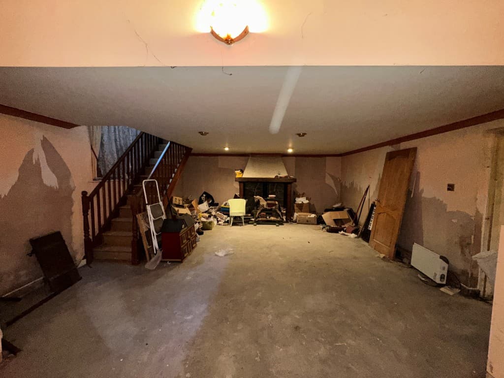 Old Salehurst School, Northbridge Street, Robertsbridge TN32 5PG: Three-bedroom Old School Unit With Potential 4