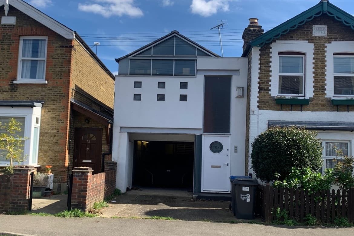 Workshop with Storage For Sale in Kingston Upon Thames, KT2 1