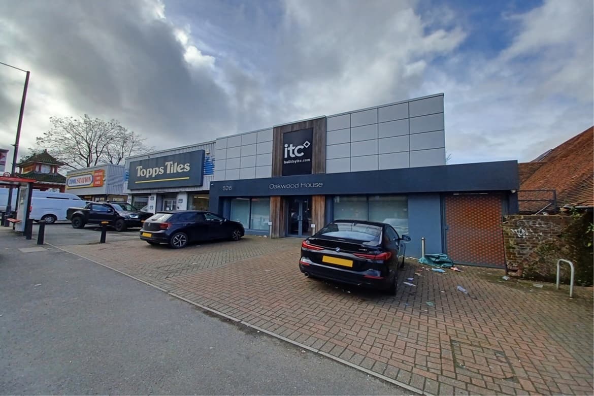 Retail/office unit for sale in Croydon 1