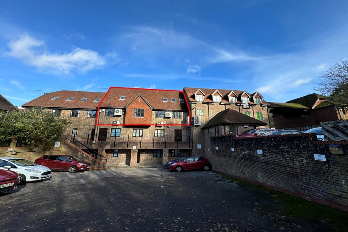 Office For Sale or To Let in Sevenoaks, Kent TN15 1