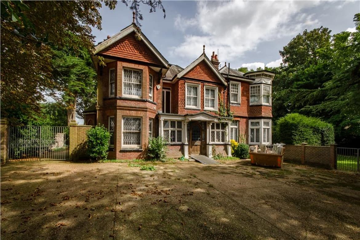 Former Residential Properties For Sale in Brighton, East Sussex, BN1 1
