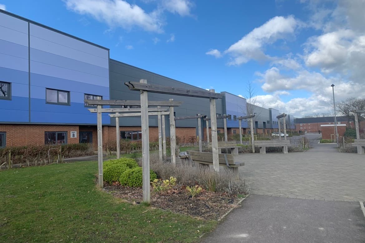 Light Industrial Units For Sale in Crawley, RH10 4