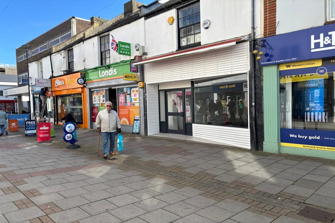 Shop with Flat For Sale or To let in Worthing, West Sussex 2
