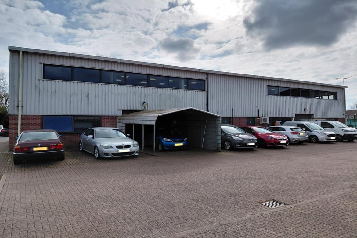 Warehouse/Industrial Units For Sale in Horley, Surrey RH6 2