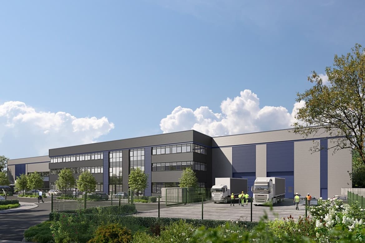 Logistics Unit For Sale or To Let in Horley, Surrey 2