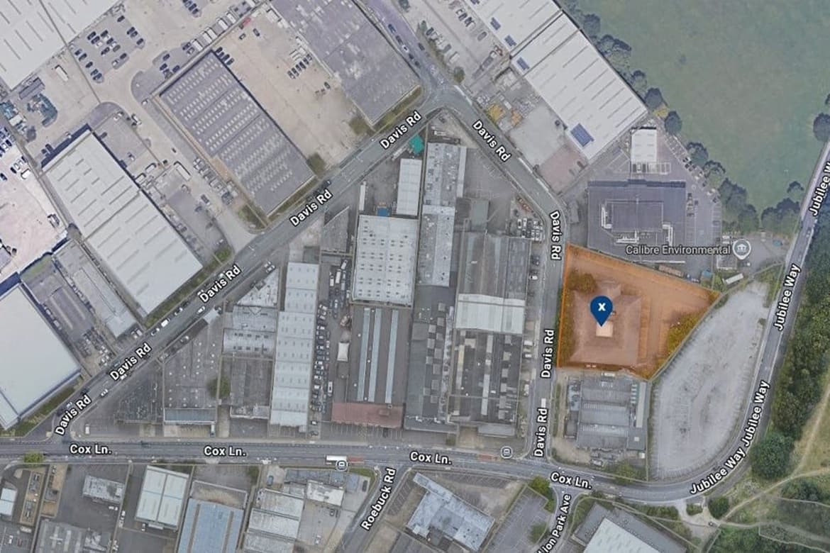 High Tech / Office Building For Sale in Chessington, Surrey, KT9 3
