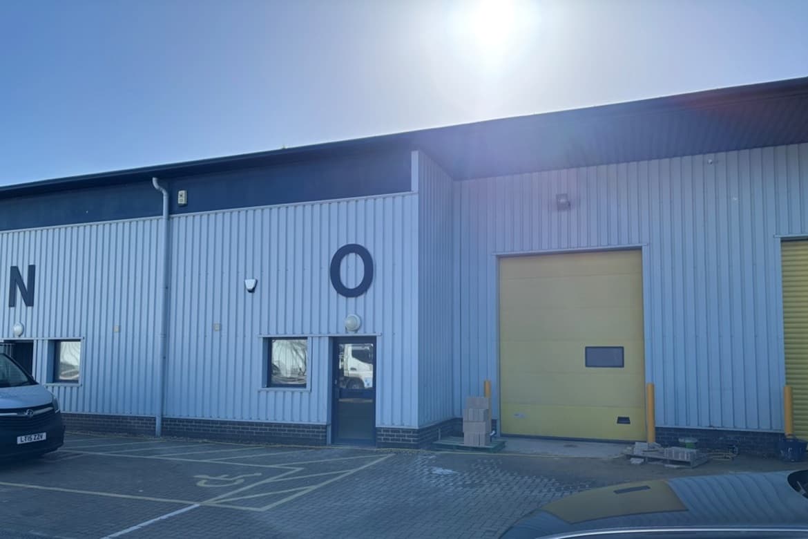 Modern Warehouse Unit With Planning For Sale in Littlehampton