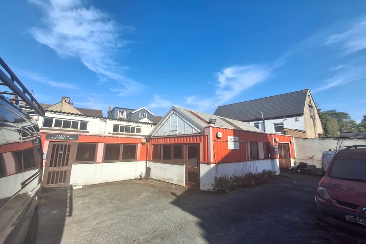 Freehold Vacant Workshop / Office For Sale in Croydon, Surrey