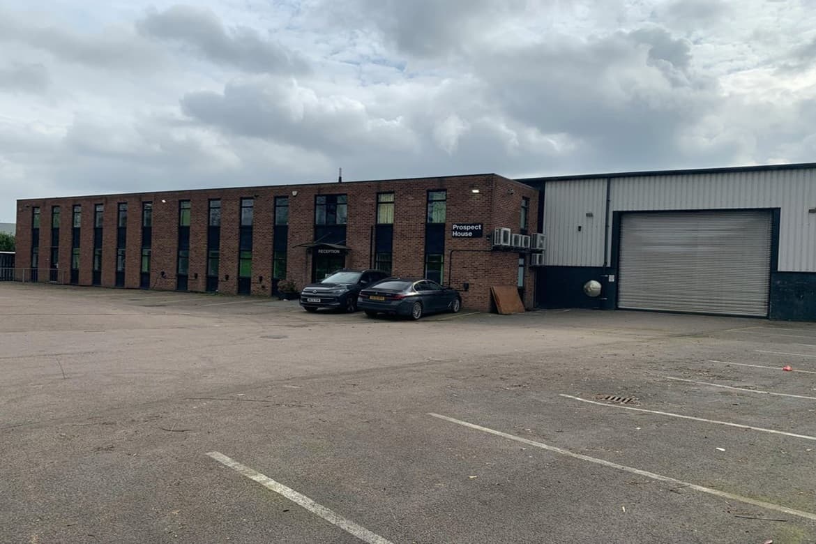 Freehold Detached Warehouse Unit For Sale in Dartford, Kent