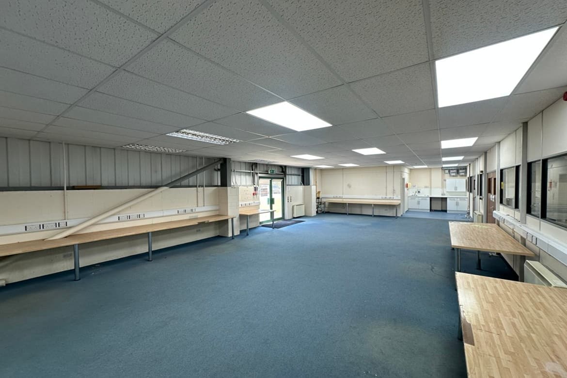 Detached Industrial Unit For Sale or To Let in Hailsham, East Sussex 4