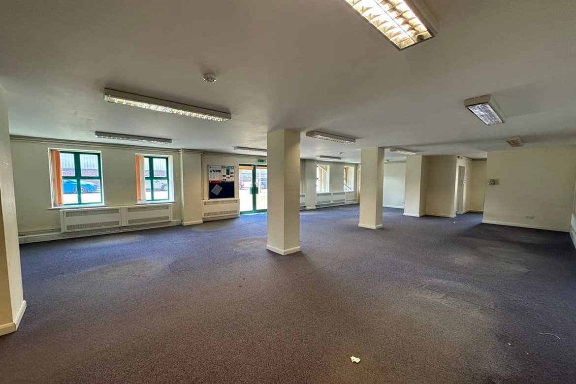 Detached Industrial Unit For Sale or To Let in Hailsham, East Sussex 5