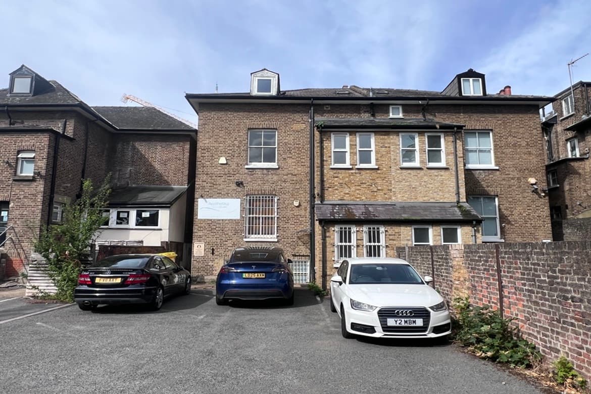 Dental Surgery and Office For Sale in Kingston Upon Thames, Surrey 4