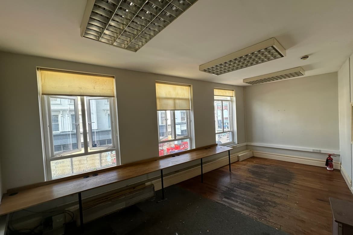 Class E Retail Premises For Sale or To Let in Eastbourne, East Sussex 2