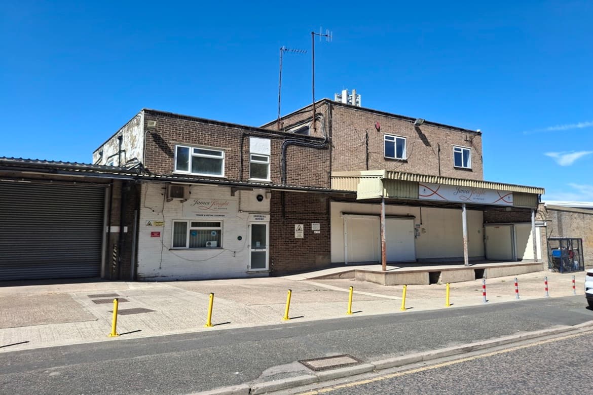 Industrial/Warehouse With Secure Yard For Sale in Coulsdon, Surrey