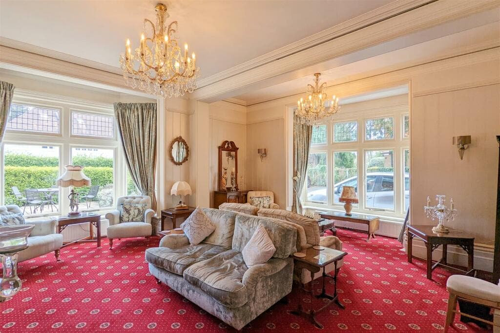 Thirteen bedroom hotel for sale in Poole 2